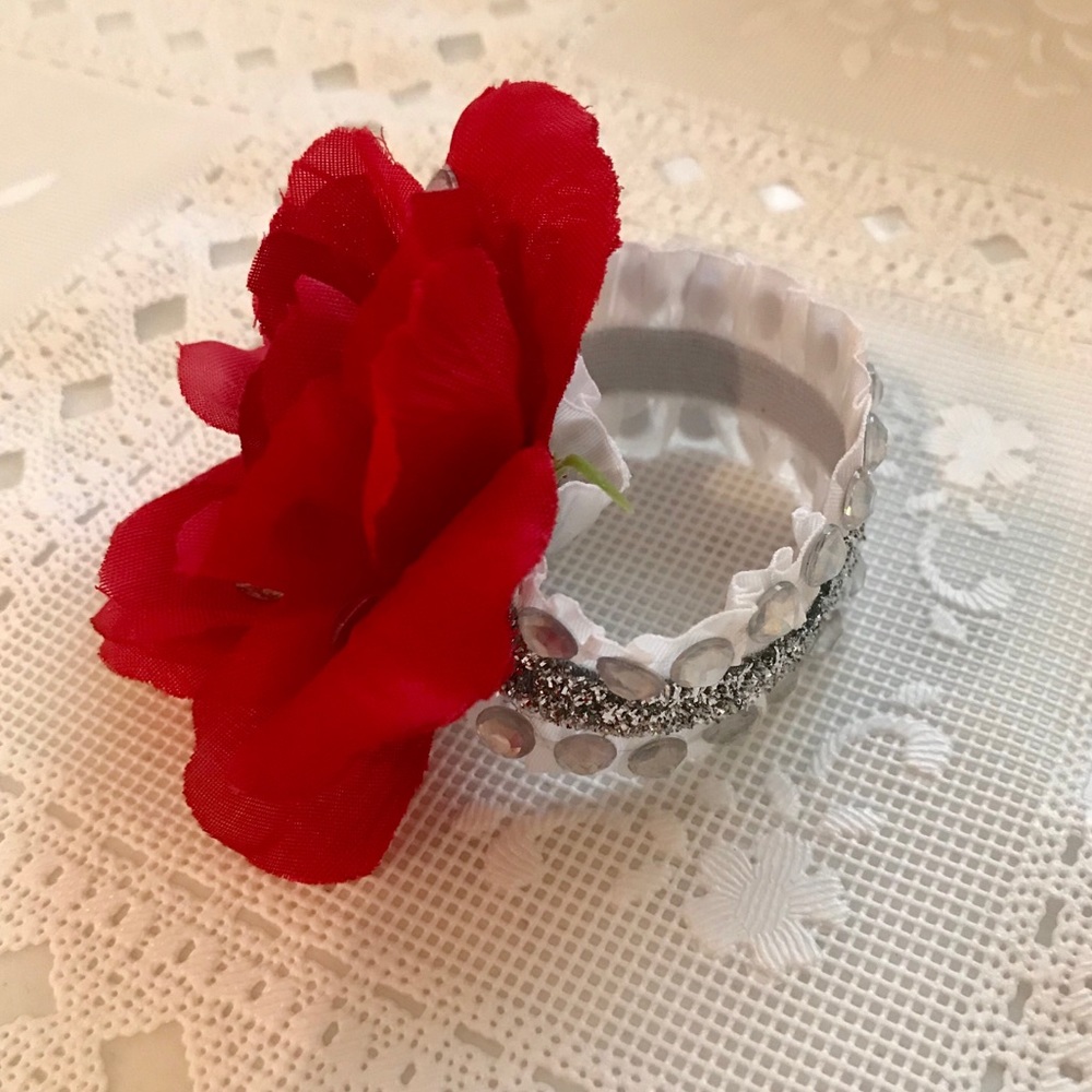 Toddler red rose white stretch band bracelet